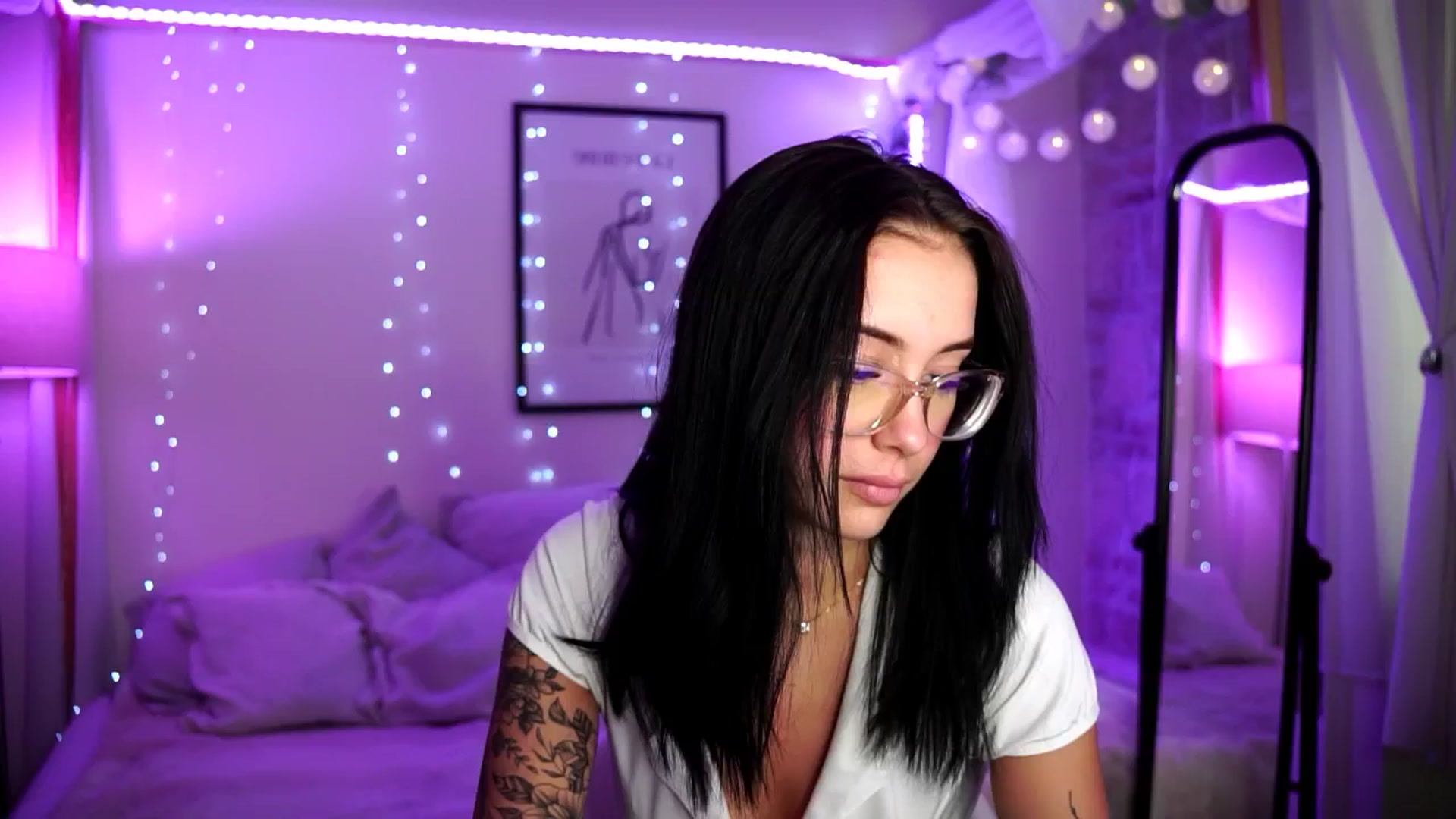 Gallery image thumbnail from Naomii18's myfreecams stream on, 09/06/2024, 14:14 image 9 of 20