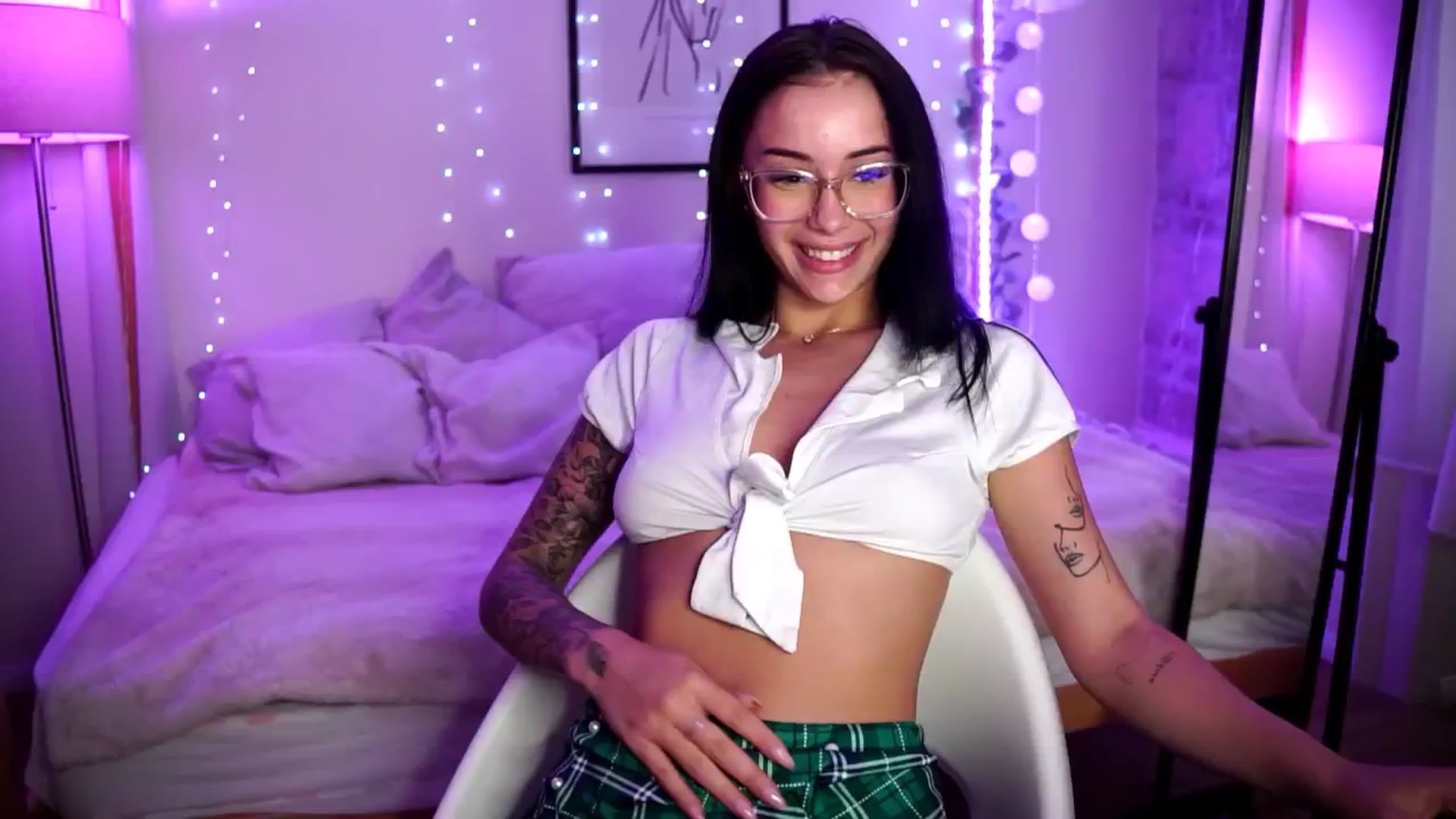 Gallery image thumbnail from Naomii18's myfreecams stream on, 09/06/2024, 14:14 image 15 of 20