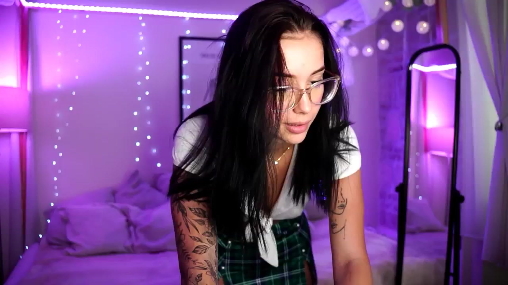 Gallery image thumbnail from Naomii18's myfreecams stream on, 09/06/2024, 14:14 image 5 of 20