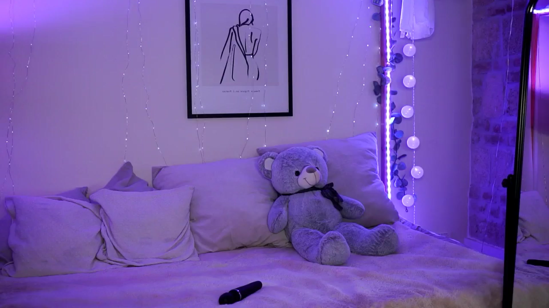 Gallery image thumbnail from Naomii18's myfreecams stream on, 09/08/2024, 16:25 image 7 of 20
