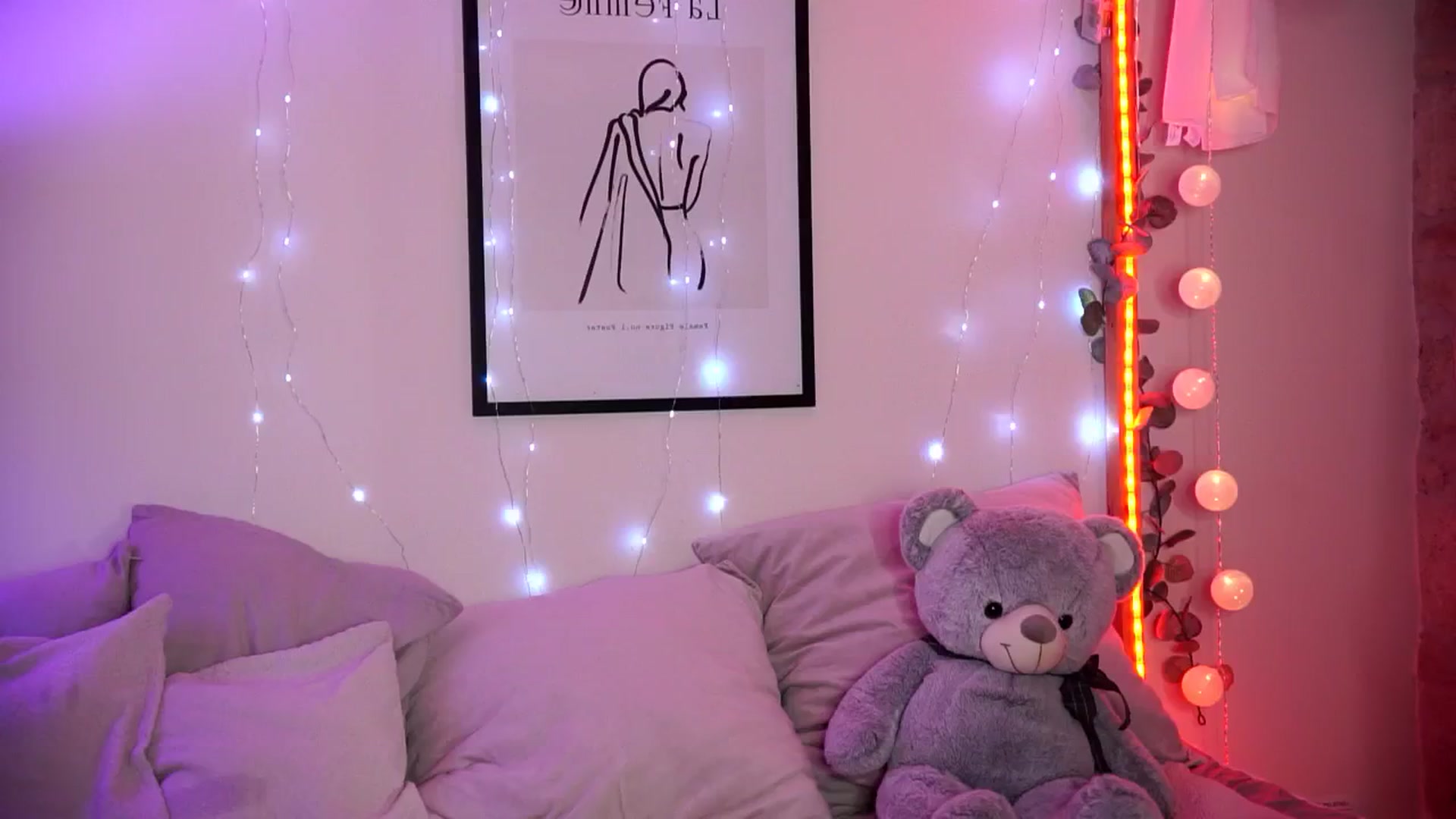 Gallery image thumbnail from Naomii18's myfreecams stream on, 09/10/2024, 18:58 image 8 of 20