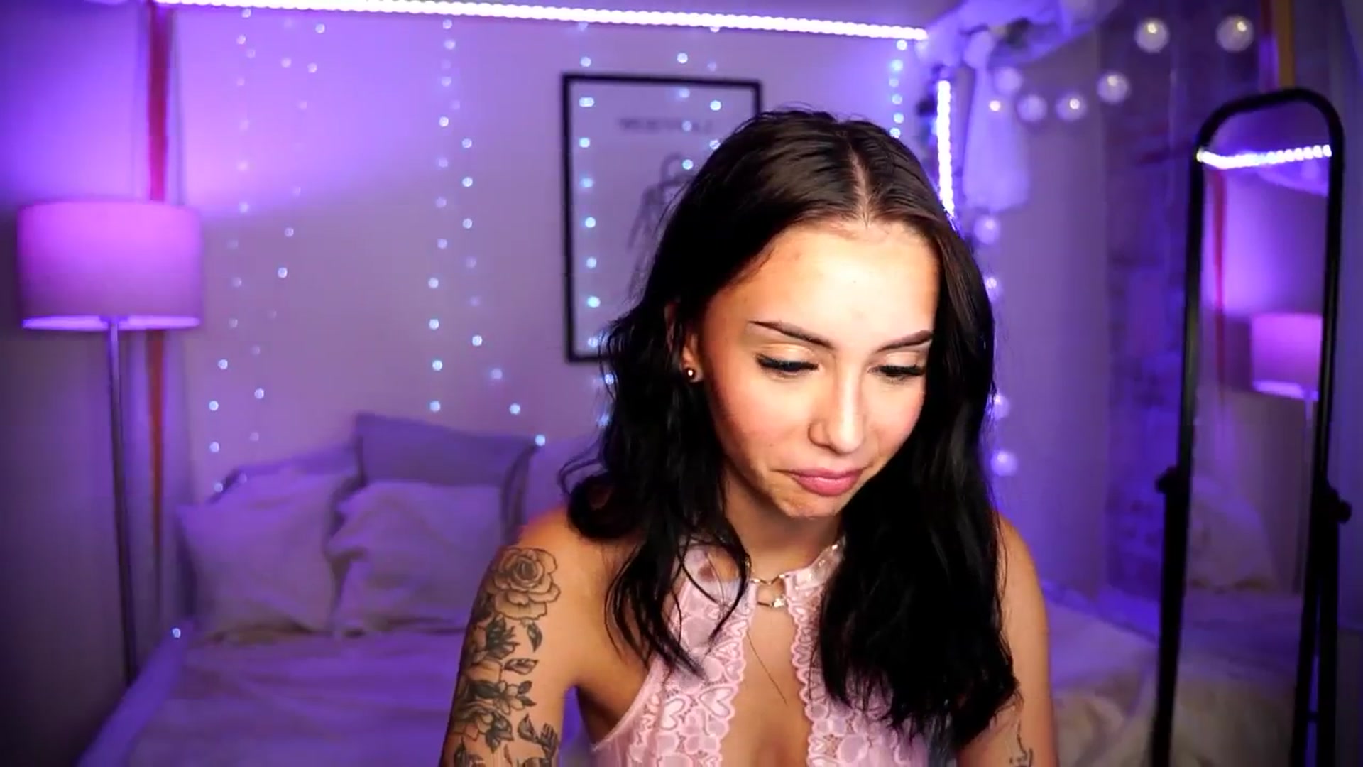 Gallery image thumbnail from Naomii18's myfreecams stream on, 09/12/2024, 16:10 image 18 of 20