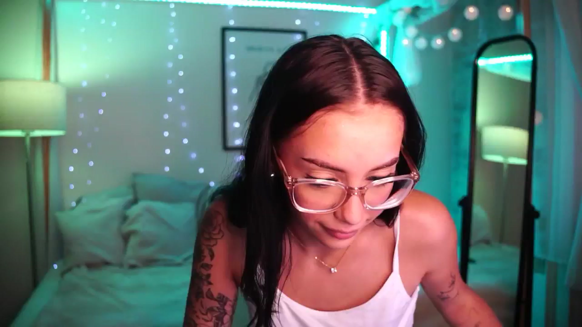 Gallery image thumbnail from Naomii18's myfreecams stream on, 09/13/2024, 13:18 image 6 of 20