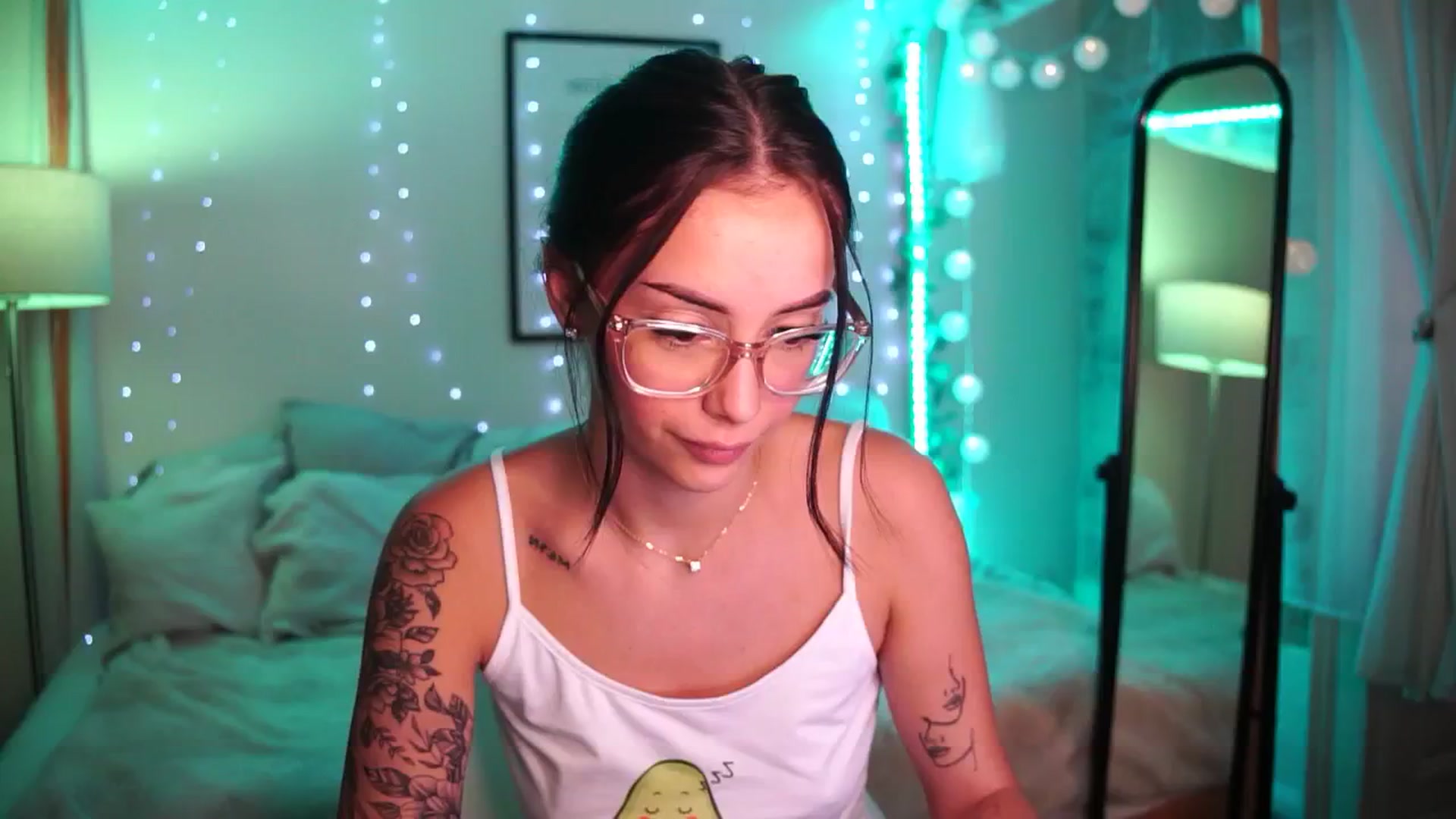 Gallery image thumbnail from Naomii18's myfreecams stream on, 09/13/2024, 13:18 image 16 of 20