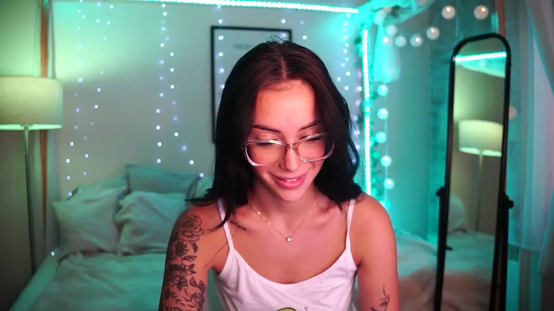 Gallery image thumbnail from Naomii18's myfreecams stream on, 09/13/2024, 13:18 image 8 of 20