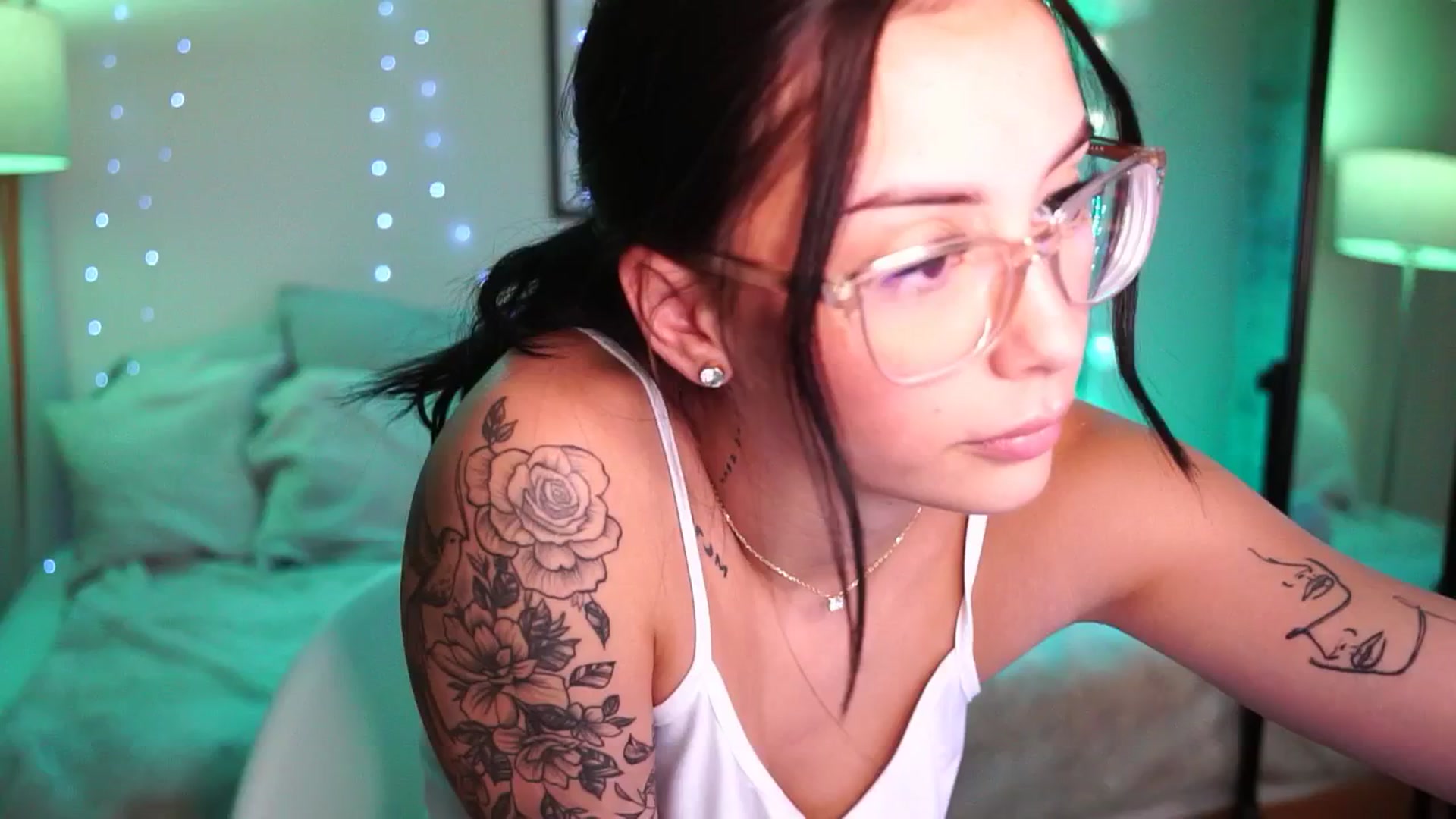 Gallery image thumbnail from Naomii18's myfreecams stream on, 09/13/2024, 14:59 image 6 of 20