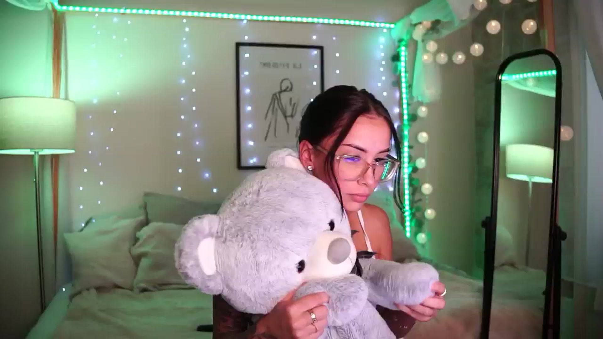 Gallery image thumbnail from Naomii18's myfreecams stream on, 09/13/2024, 14:59 image 1 of 20