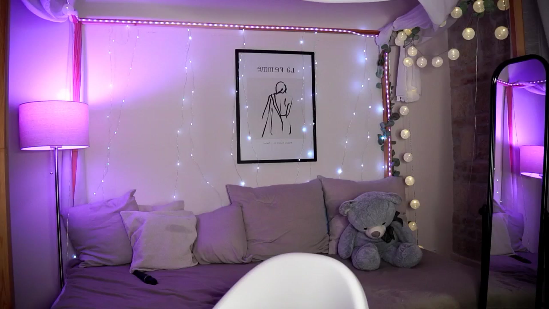 Gallery image thumbnail from Naomii18's myfreecams stream on, 09/15/2024, 20:42 image 5 of 20