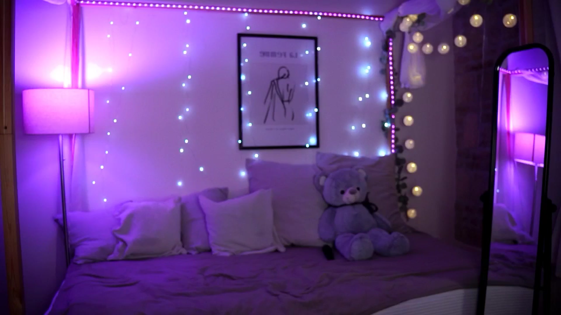 Gallery image thumbnail from Naomii18's myfreecams stream on, 09/19/2024, 17:55 image 7 of 20