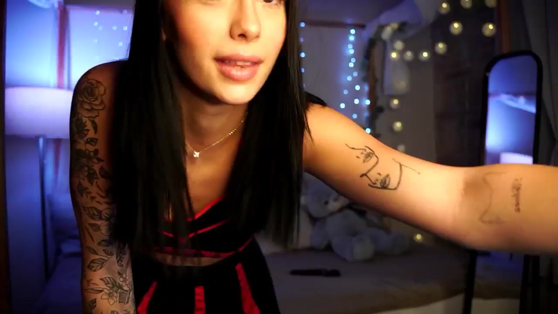 Gallery image thumbnail from Naomii18's myfreecams stream on, 09/20/2024, 17:57 image 9 of 20
