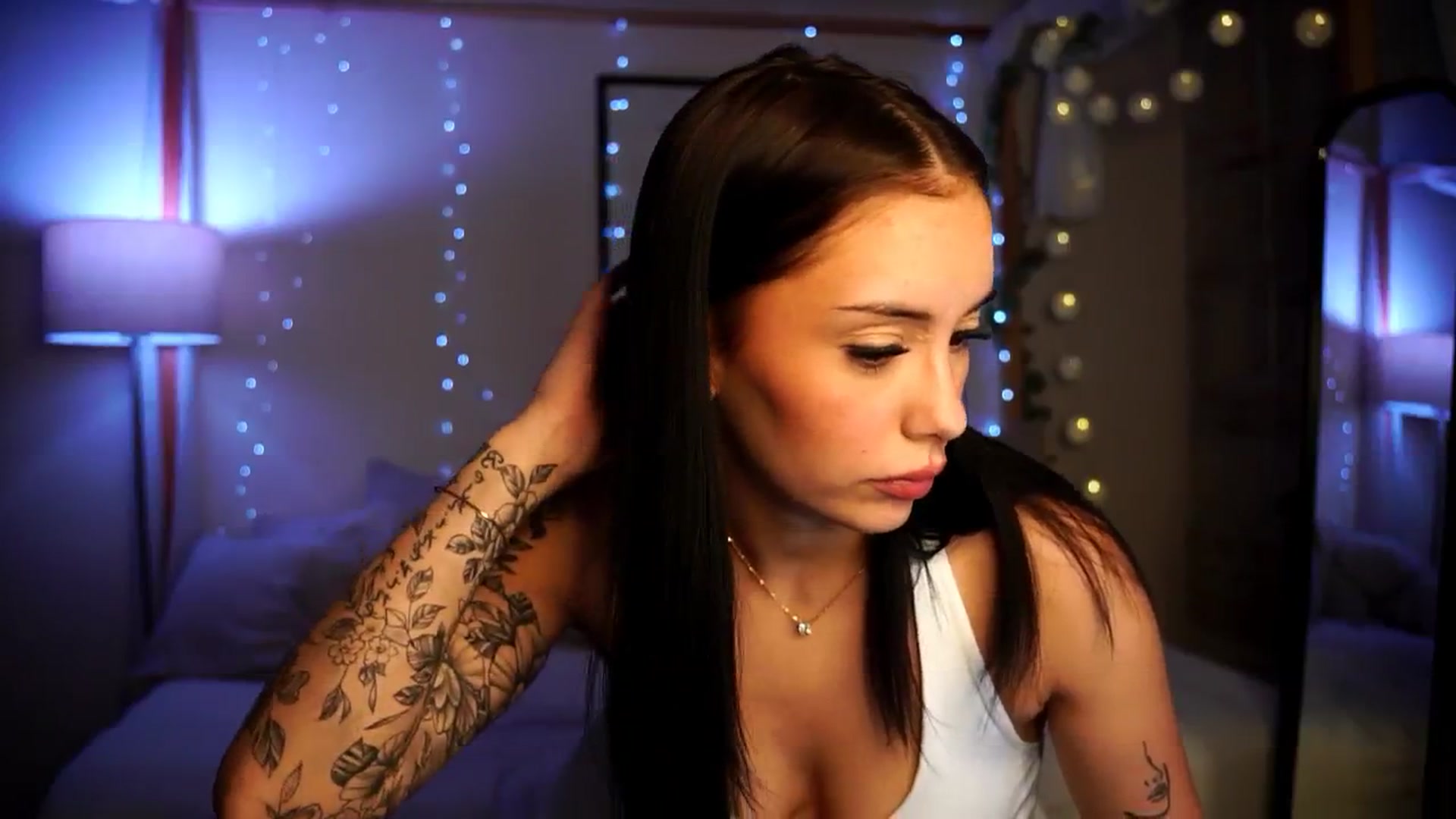 Gallery image thumbnail from Naomii18's myfreecams stream on, 09/21/2024, 16:45 image 4 of 20