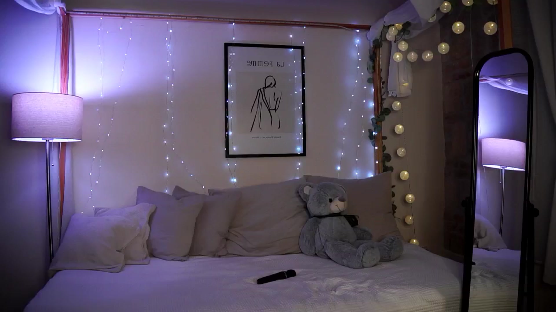 Gallery image thumbnail from Naomii18's myfreecams stream on, 09/22/2024, 18:50 image 3 of 20