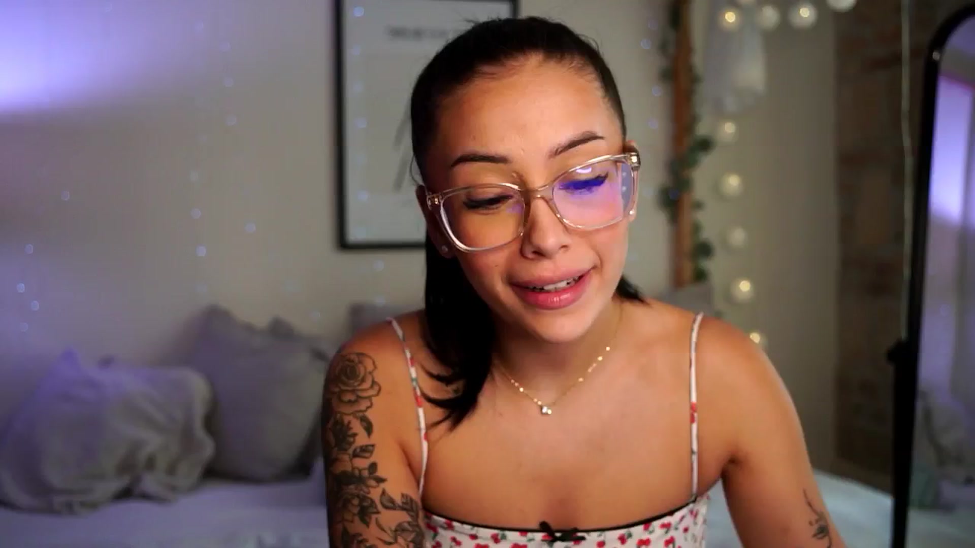 Gallery image thumbnail from Naomii18's myfreecams stream on, 09/23/2024, 11:26 image 19 of 20