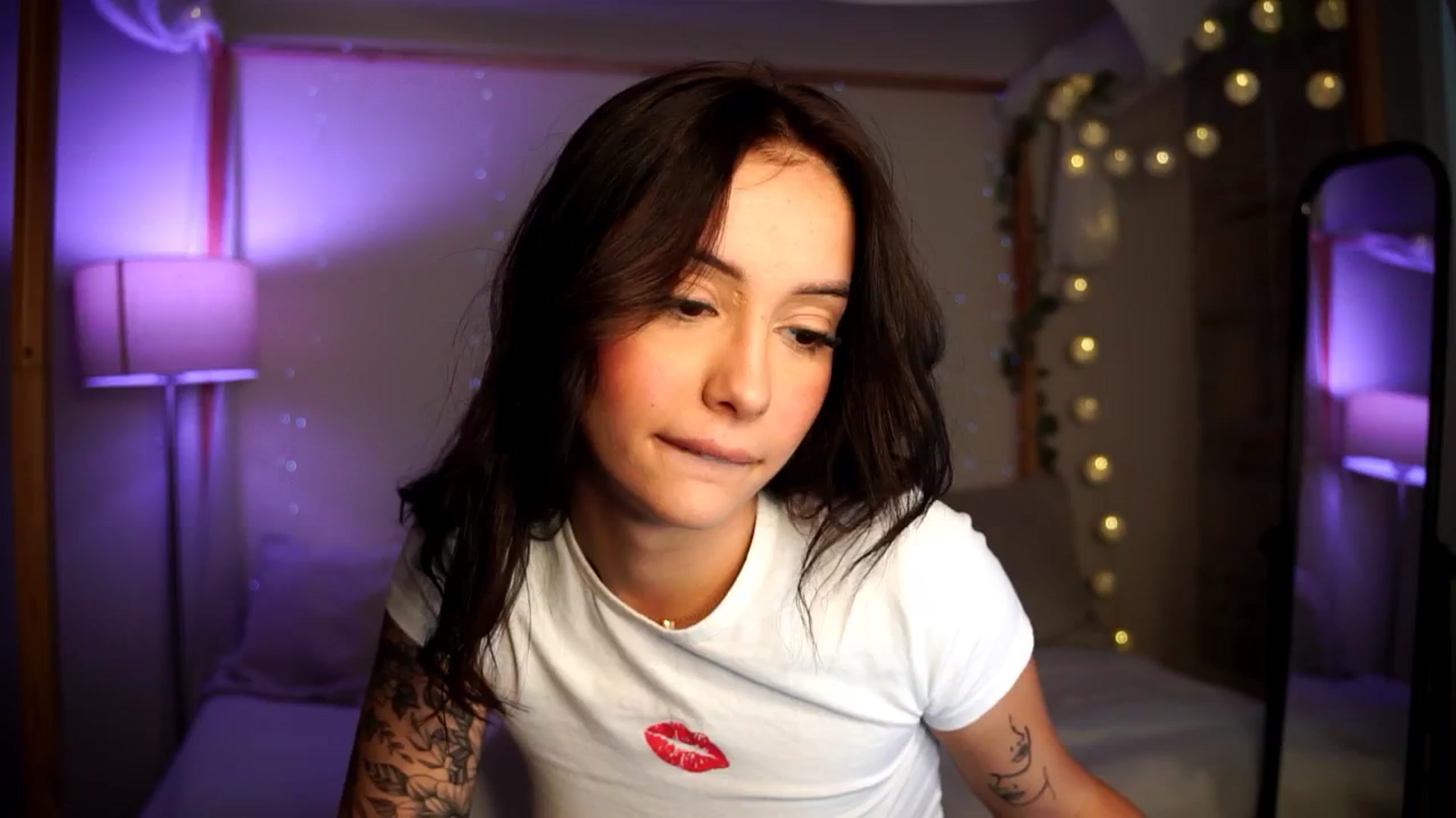 Gallery image thumbnail from Naomii18's myfreecams stream on, 09/27/2024, 13:44 image 8 of 20