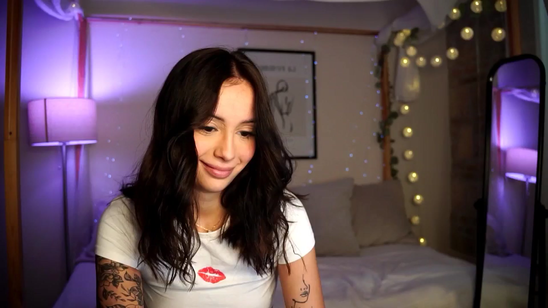 Gallery image thumbnail from Naomii18's myfreecams stream on, 09/27/2024, 13:44 image 7 of 20