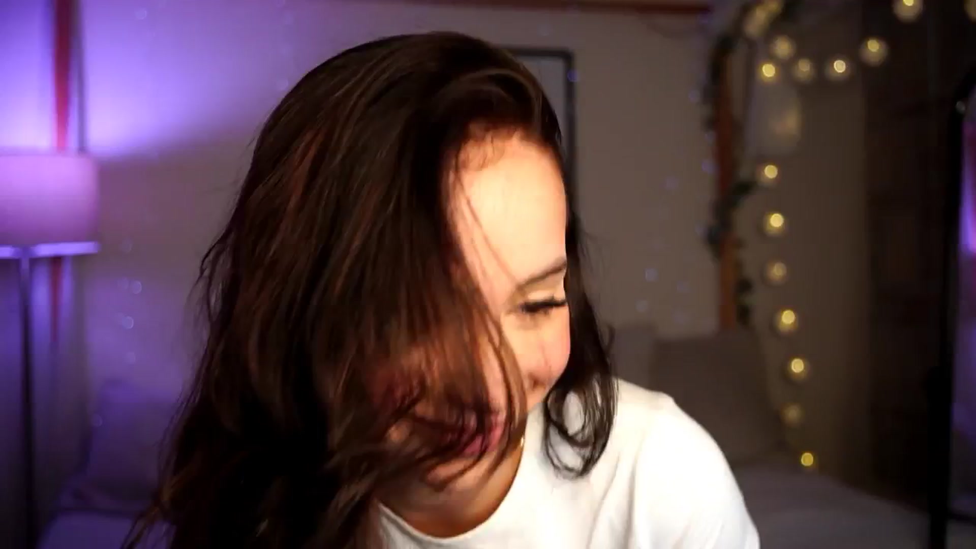 Gallery image thumbnail from Naomii18's myfreecams stream on, 09/27/2024, 13:44 image 13 of 20