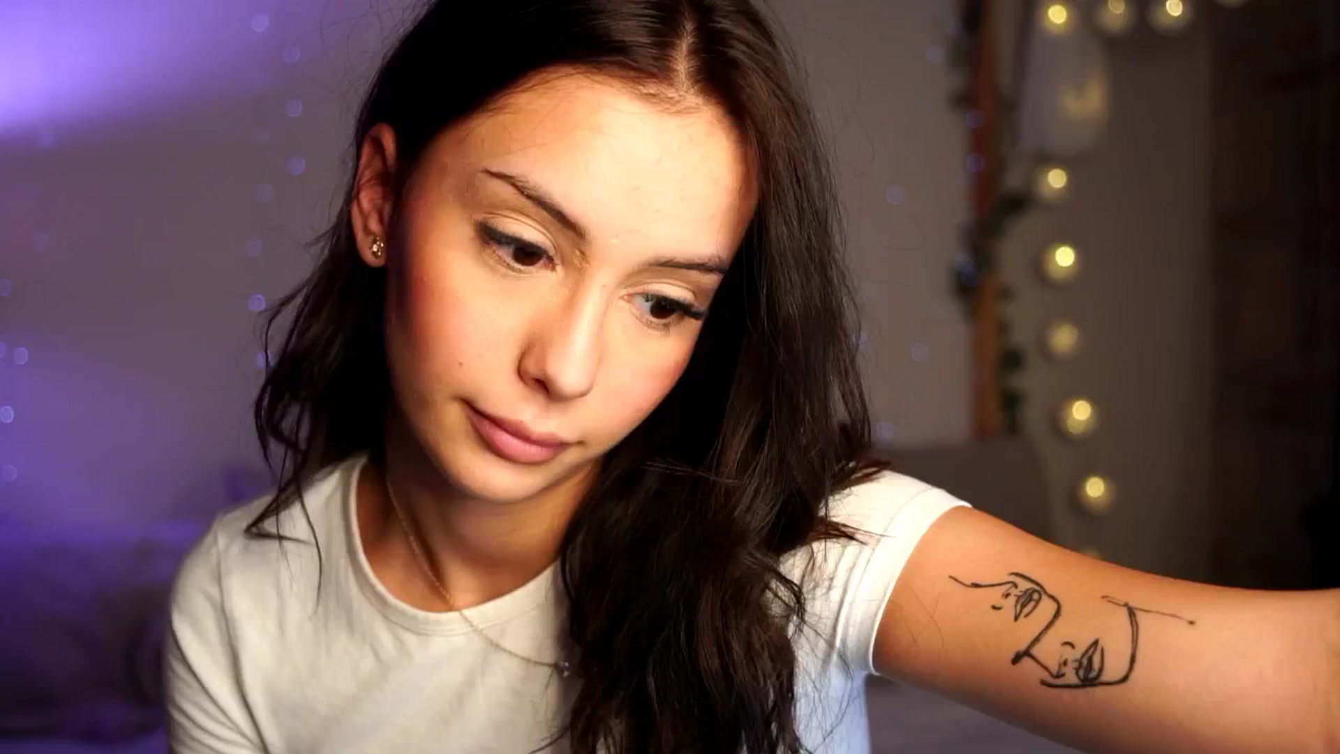 Gallery image thumbnail from Naomii18's myfreecams stream on, 09/27/2024, 15:33 image 2 of 20