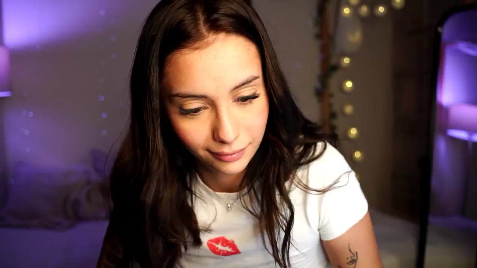 Gallery image thumbnail from Naomii18's myfreecams stream on, 09/27/2024, 15:33 image 17 of 20