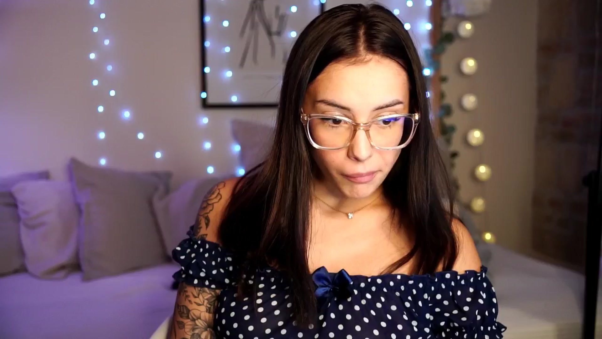 Gallery image thumbnail from Naomii18's myfreecams stream on, 09/28/2024, 14:15 image 8 of 20