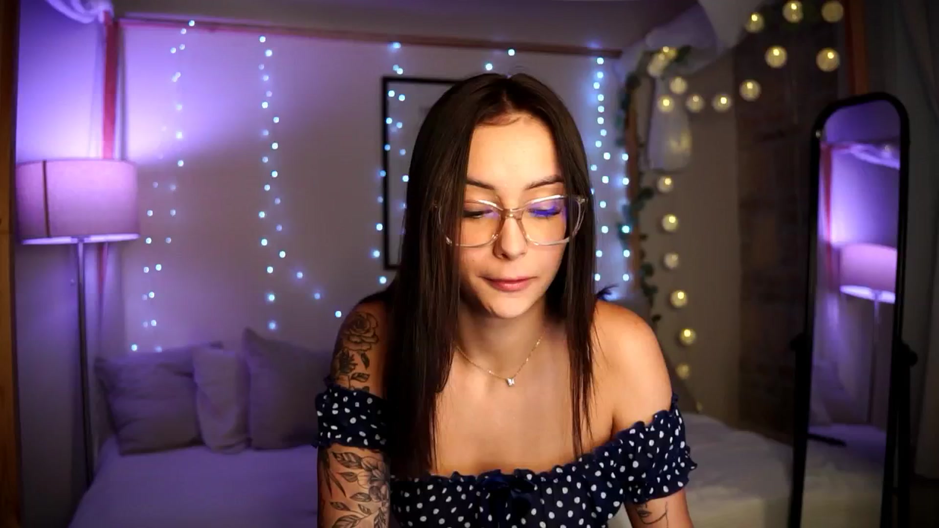 Gallery image thumbnail from Naomii18's myfreecams stream on, 09/28/2024, 16:42 image 6 of 20