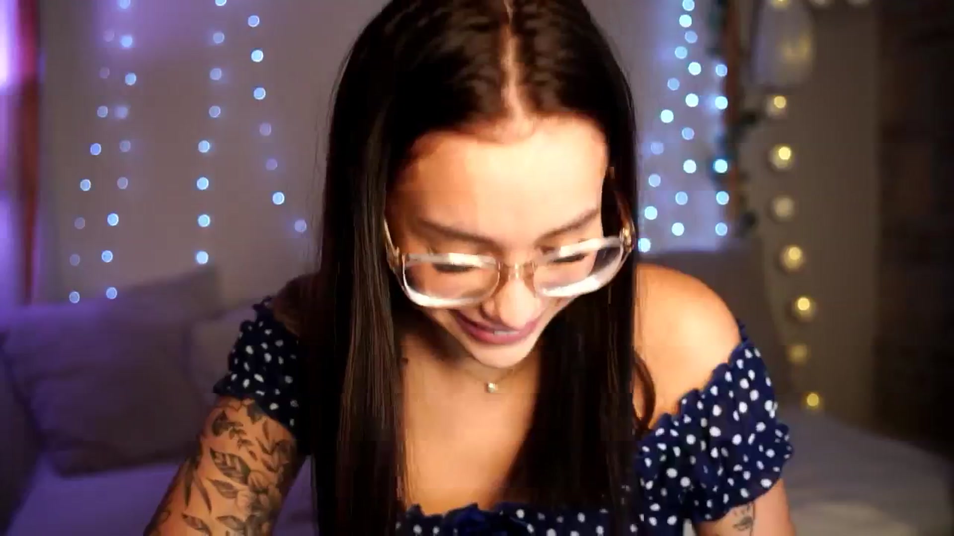 Gallery image thumbnail from Naomii18's myfreecams stream on, 09/28/2024, 20:00 image 14 of 20