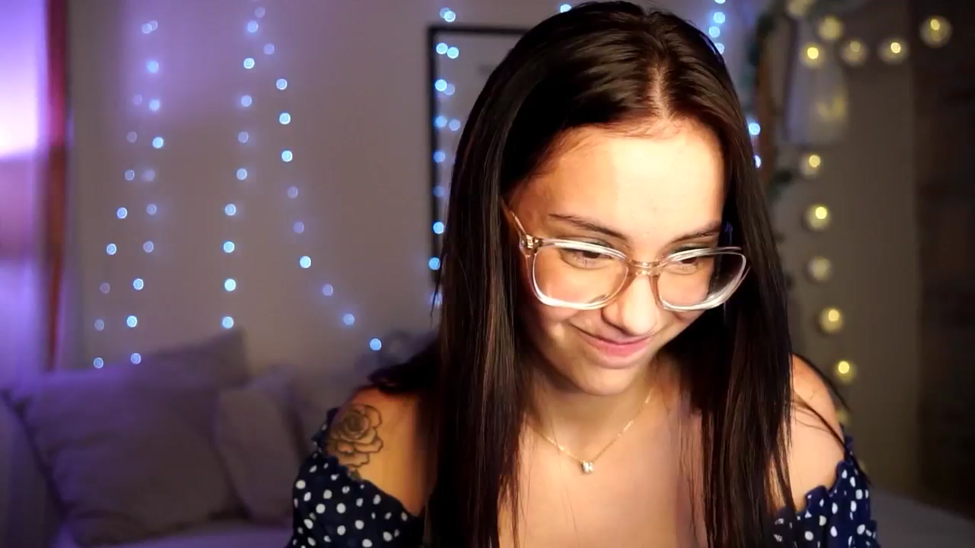 Gallery image thumbnail from Naomii18's myfreecams stream on, 09/28/2024, 20:00 image 17 of 20