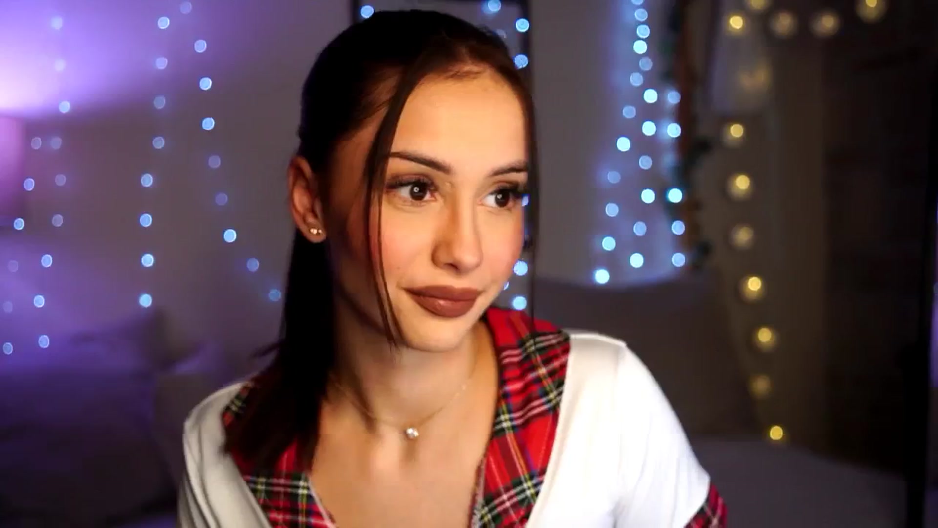 Gallery image thumbnail from Naomii18's myfreecams stream on, 09/29/2024, 18:41 image 4 of 20
