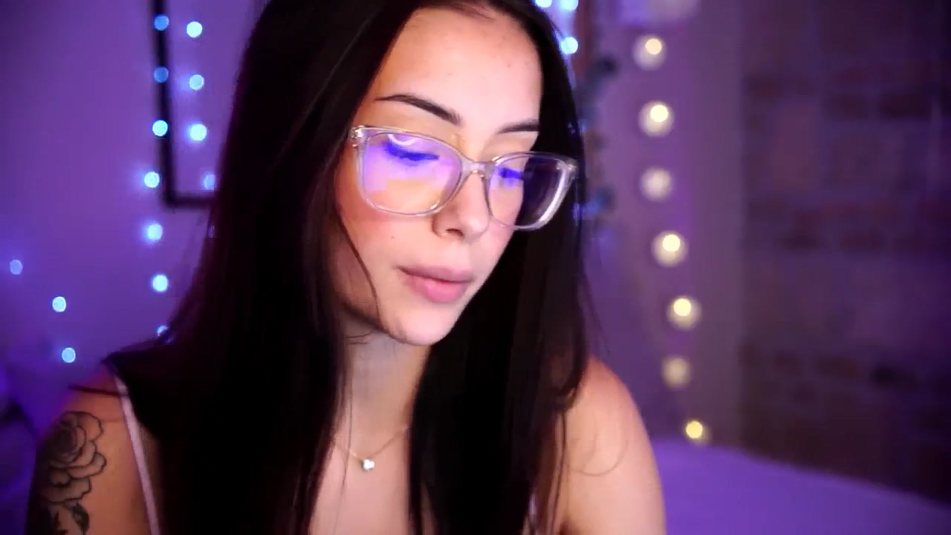 Gallery image thumbnail from Naomii18's myfreecams stream on, 10/01/2024, 16:10 image 19 of 20