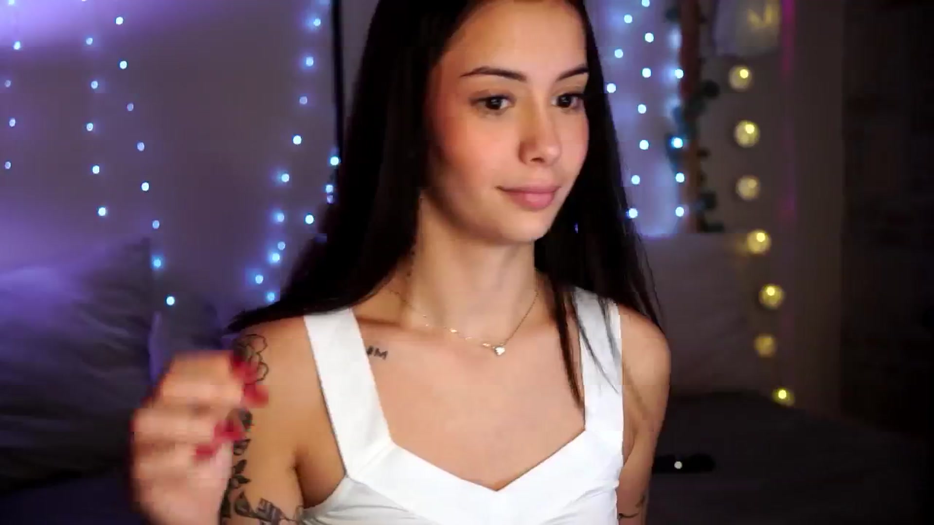 Gallery image thumbnail from Naomii18's myfreecams stream on, 10/04/2024, 15:55 image 13 of 20