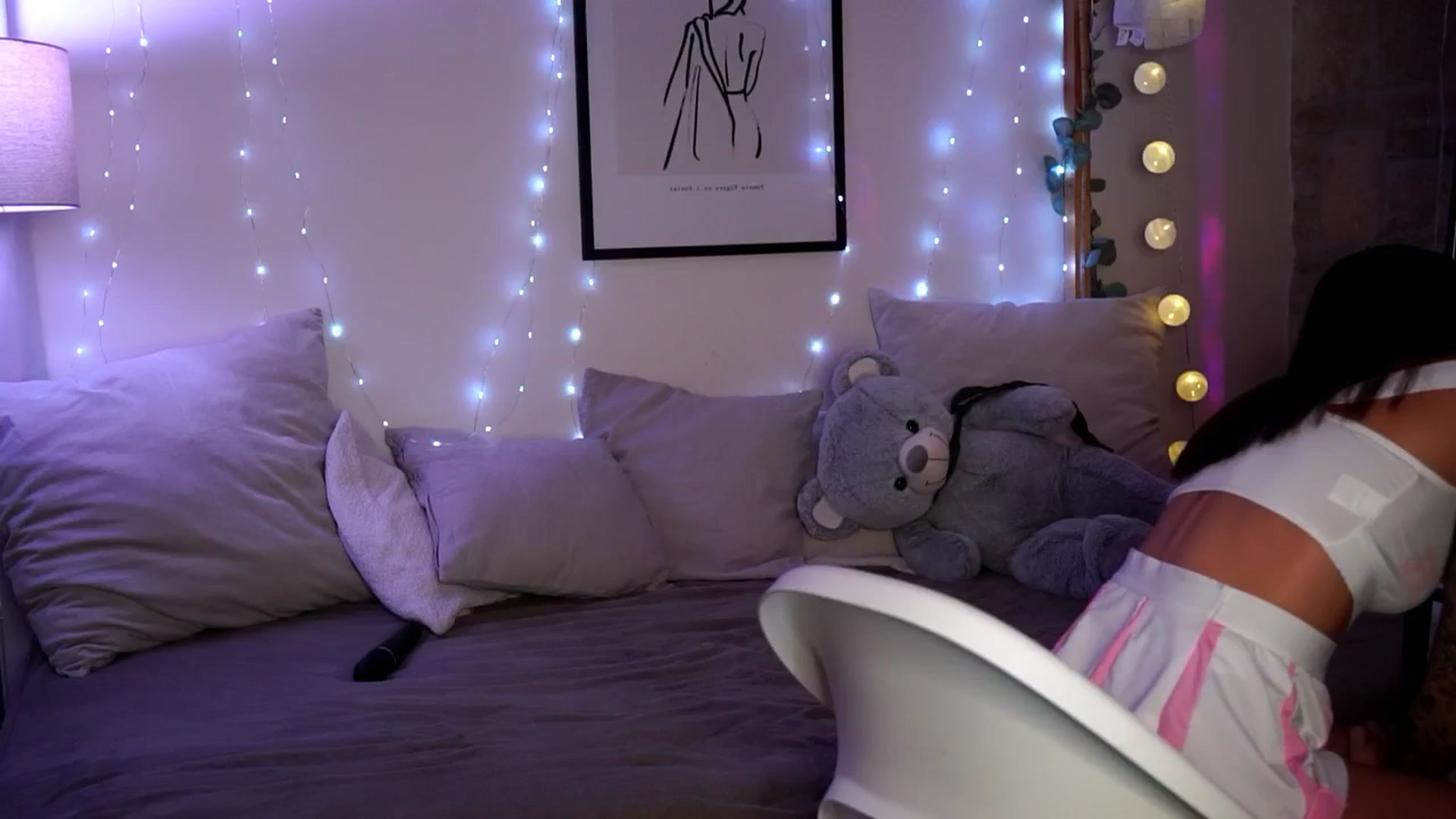 Gallery image thumbnail from Naomii18's myfreecams stream on, 10/04/2024, 18:09 image 3 of 20
