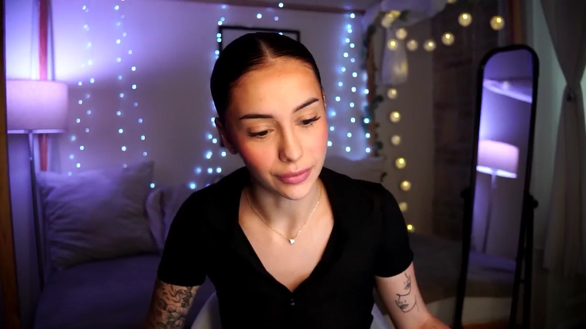 Gallery image thumbnail from Naomii18's myfreecams stream on, 10/06/2024, 11:05 image 9 of 20