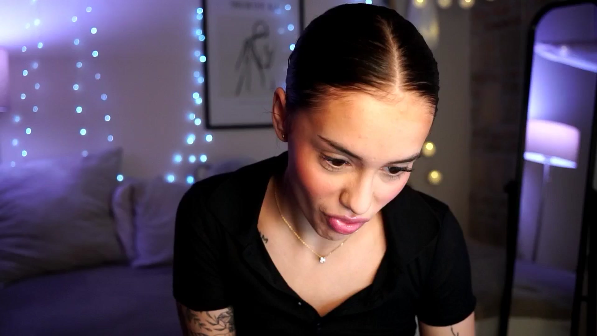 Gallery image thumbnail from Naomii18's myfreecams stream on, 10/06/2024, 11:05 image 7 of 20