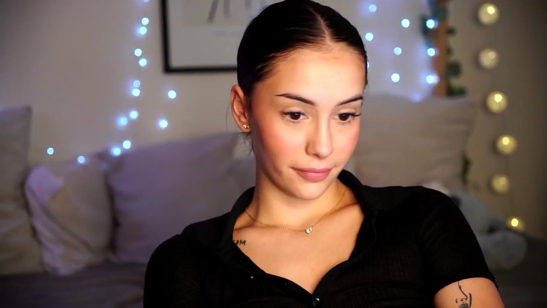 Gallery image thumbnail from Naomii18's myfreecams stream on, 10/06/2024, 13:07 image 11 of 20