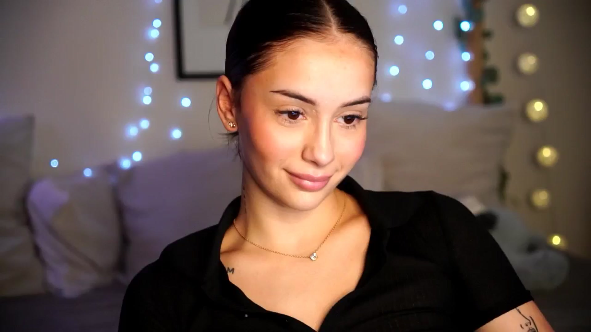 Gallery image thumbnail from Naomii18's myfreecams stream on, 10/06/2024, 13:07 image 9 of 20