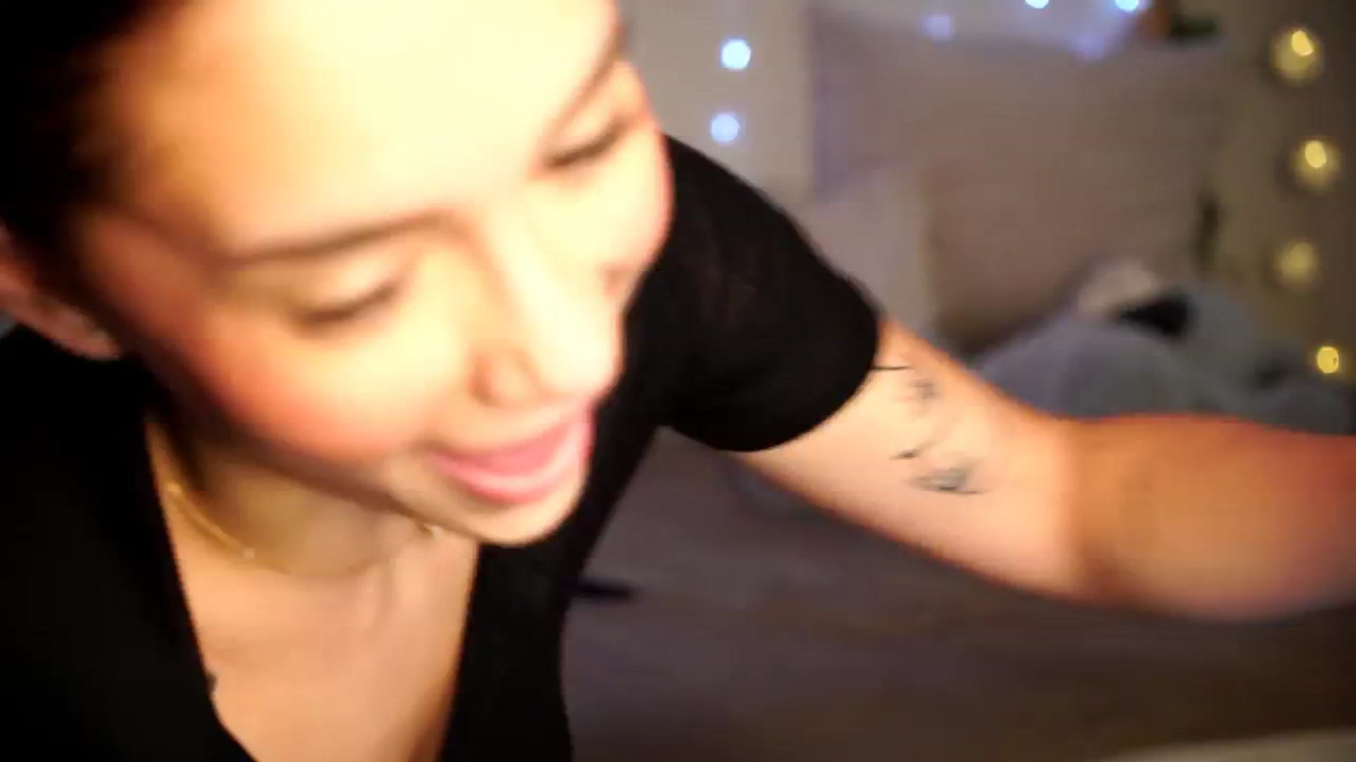 Gallery image thumbnail from Naomii18's myfreecams stream on, 10/06/2024, 13:07 image 8 of 20
