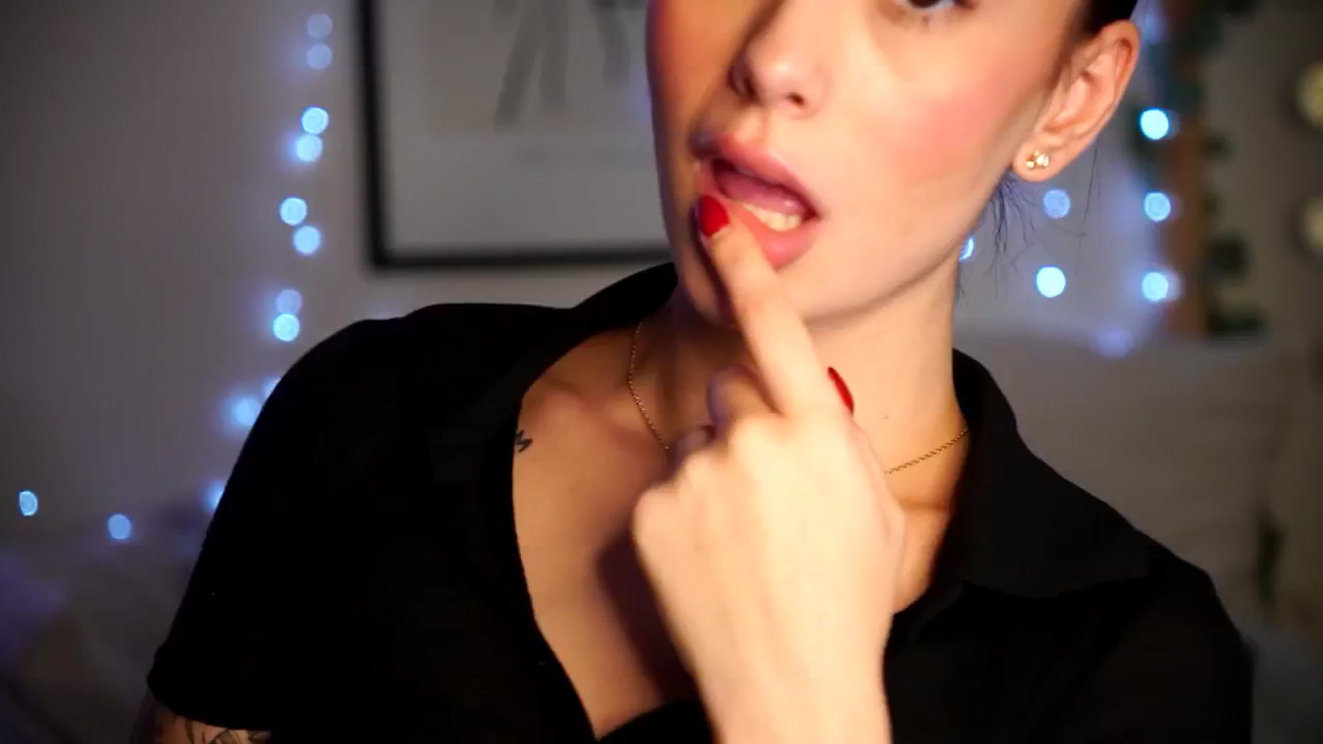Gallery image thumbnail from Naomii18's myfreecams stream on, 10/06/2024, 13:07 image 12 of 20