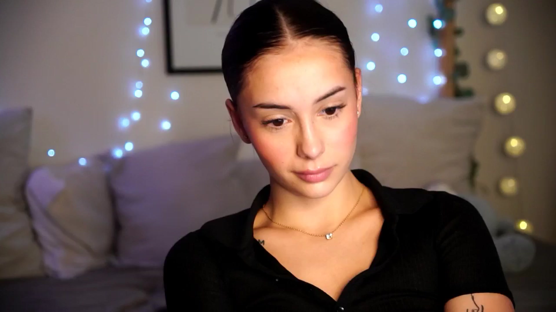 Gallery image thumbnail from Naomii18's myfreecams stream on, 10/06/2024, 13:07 image 10 of 20