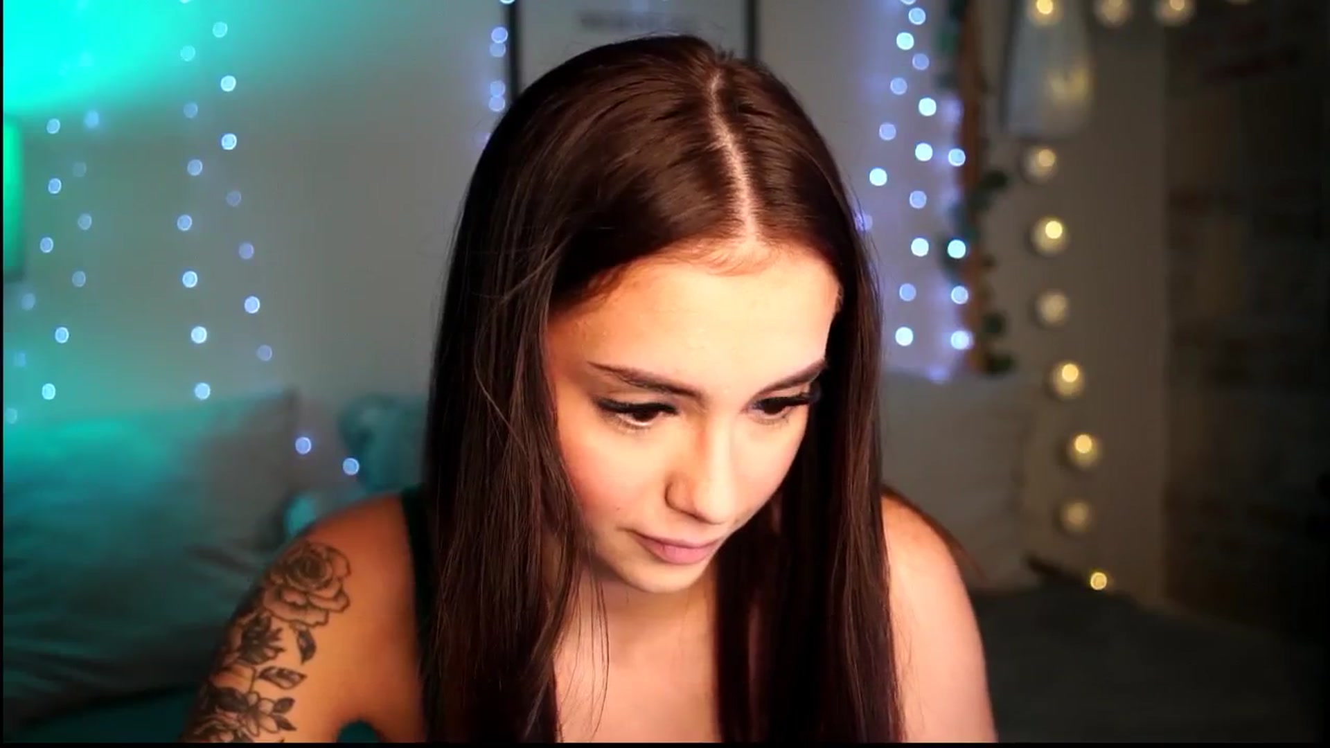 Gallery image thumbnail from Naomii18's myfreecams stream on, 10/09/2024, 16:51 image 6 of 20