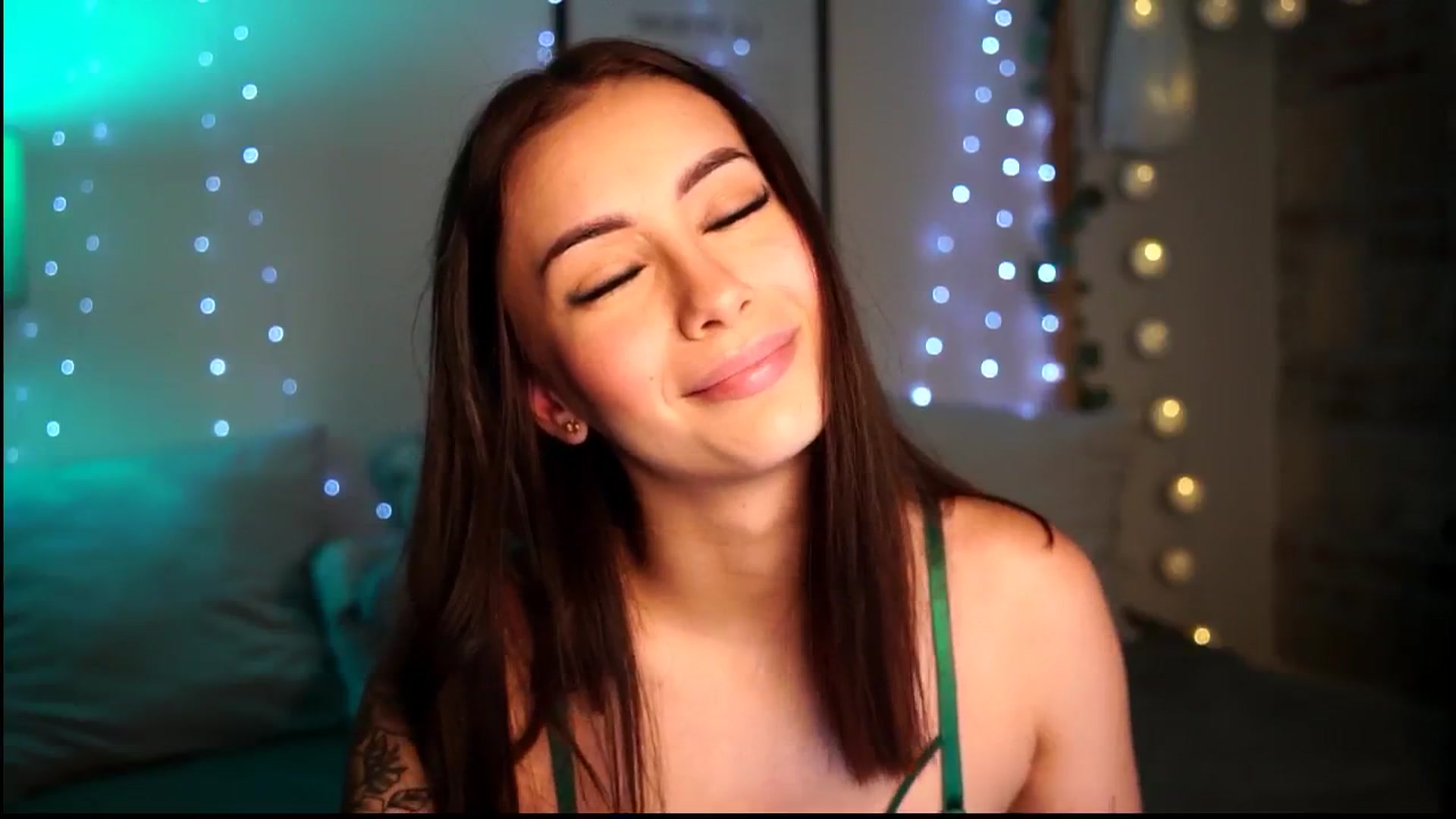 Gallery image thumbnail from Naomii18's myfreecams stream on, 10/09/2024, 16:51 image 5 of 20