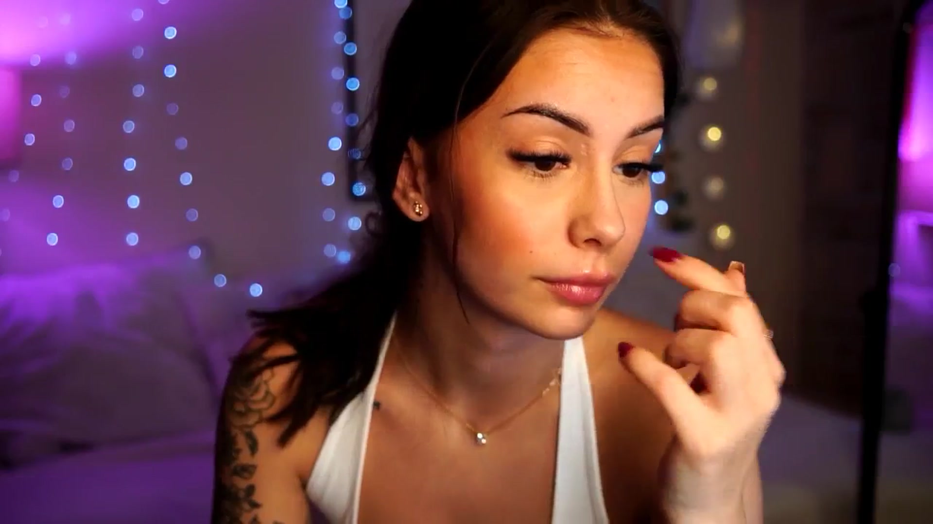 Gallery image thumbnail from Naomii18's myfreecams stream on, 10/11/2024, 13:38 image 14 of 20
