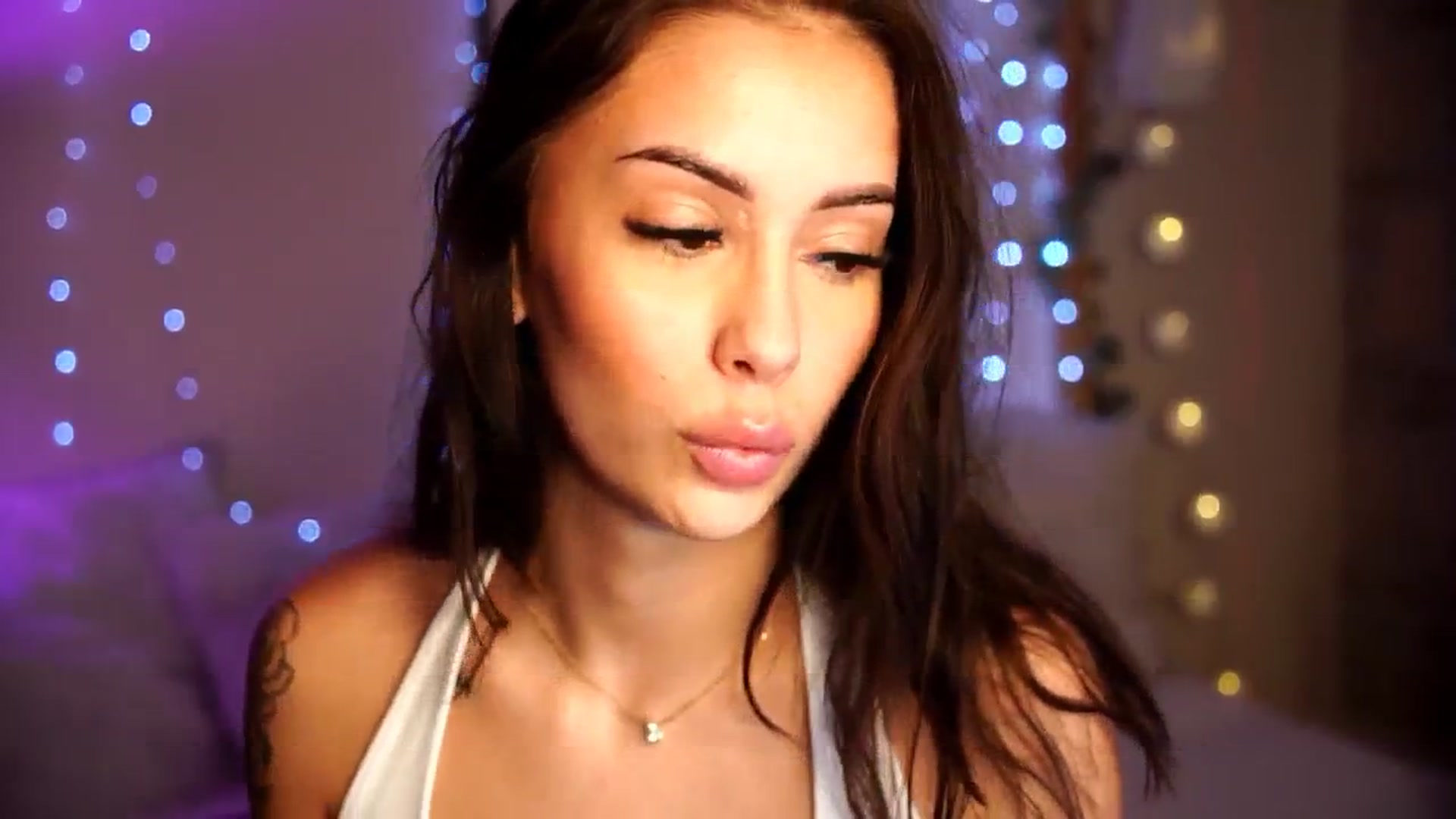 Gallery image thumbnail from Naomii18's myfreecams stream on, 10/11/2024, 16:28 image 17 of 20