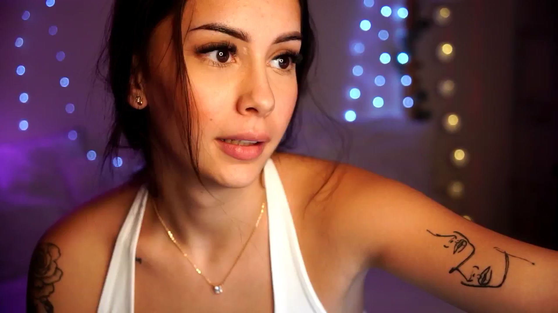 Gallery image thumbnail from Naomii18's myfreecams stream on, 10/11/2024, 16:28 image 1 of 20