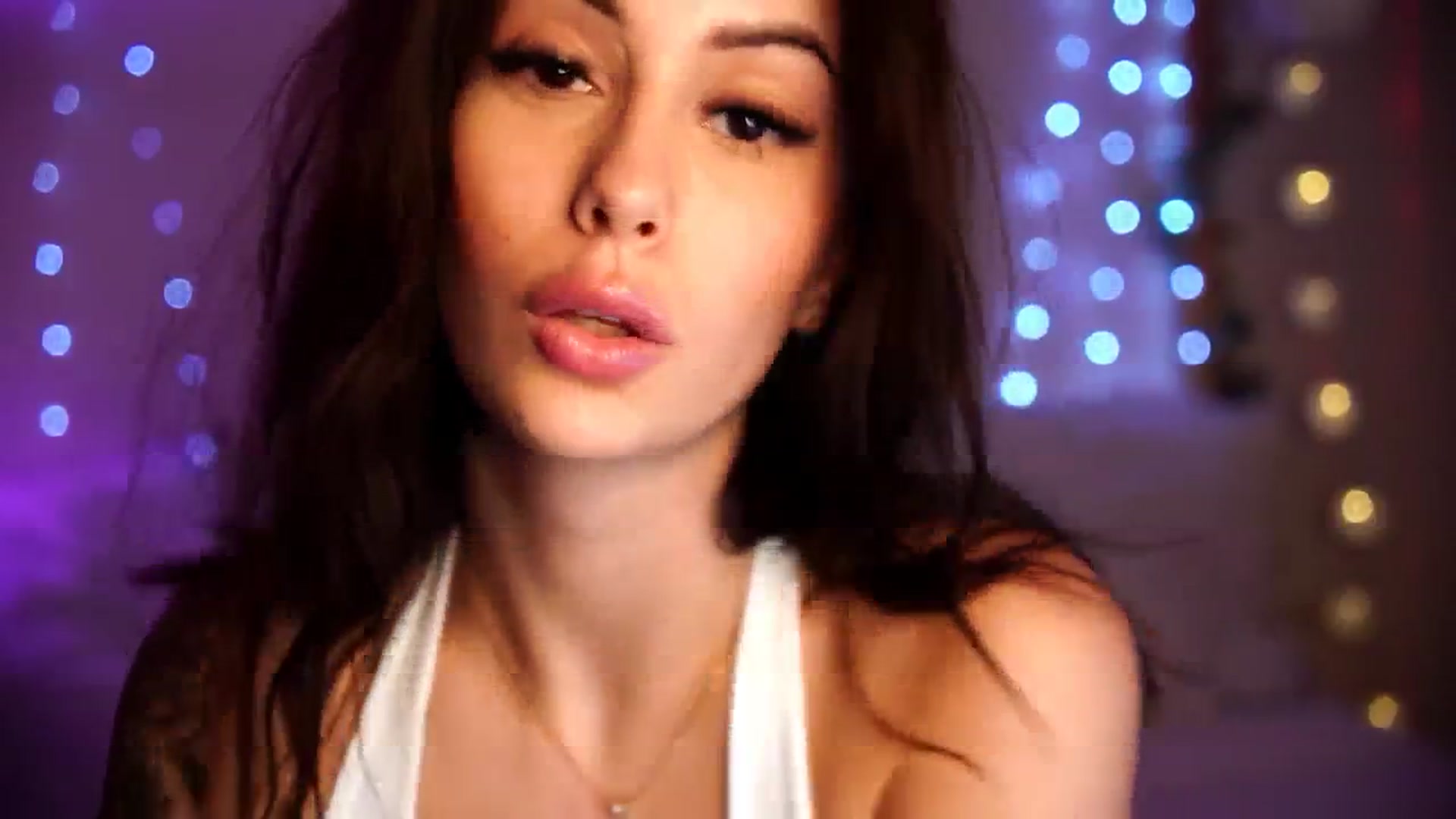 Gallery image thumbnail from Naomii18's myfreecams stream on, 10/11/2024, 16:28 image 12 of 20