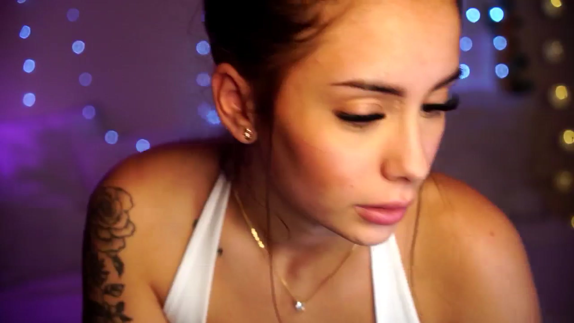 Gallery image thumbnail from Naomii18's myfreecams stream on, 10/11/2024, 18:22 image 19 of 20