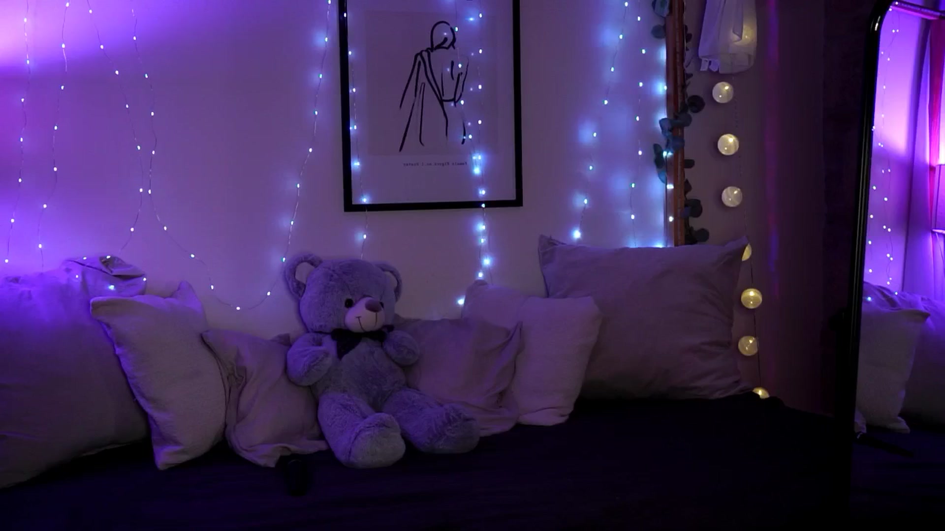 Gallery image thumbnail from Naomii18's myfreecams stream on, 10/13/2024, 16:13 image 13 of 20