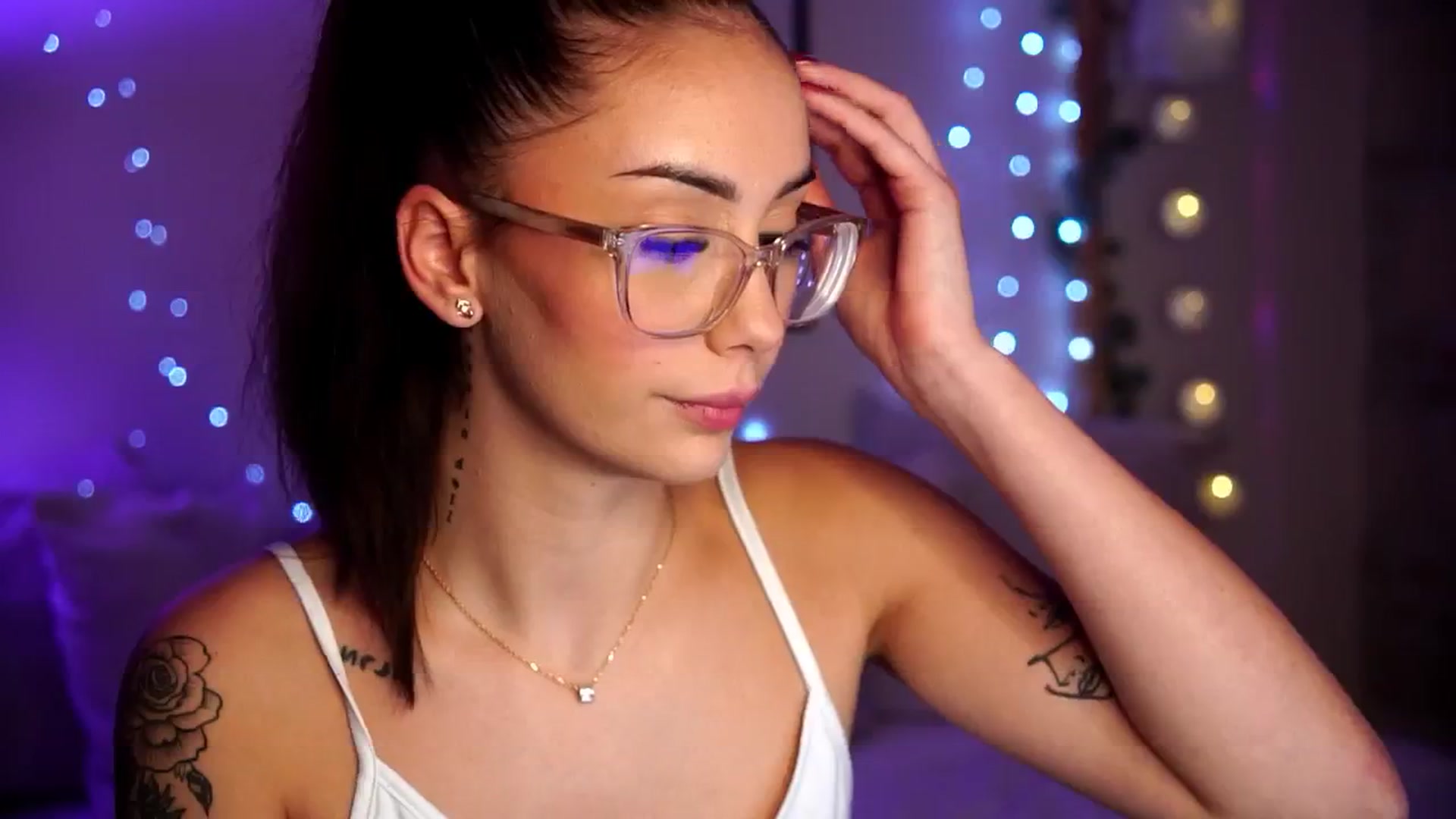 Gallery image thumbnail from Naomii18's myfreecams stream on, 10/13/2024, 17:11 image 17 of 20