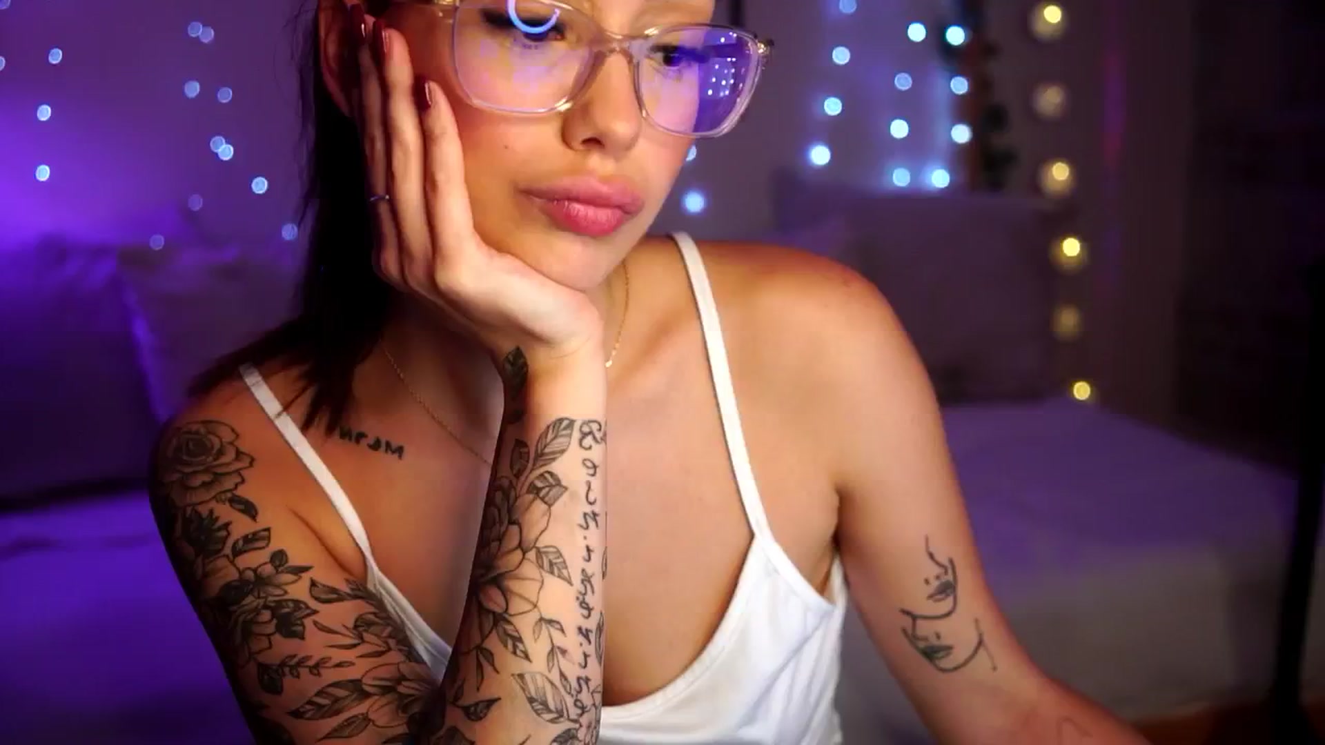 Gallery image thumbnail from Naomii18's myfreecams stream on, 10/13/2024, 17:11 image 11 of 20
