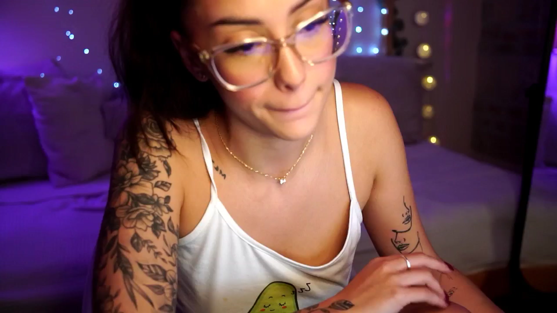 Gallery image thumbnail from Naomii18's myfreecams stream on, 10/13/2024, 17:11 image 6 of 20