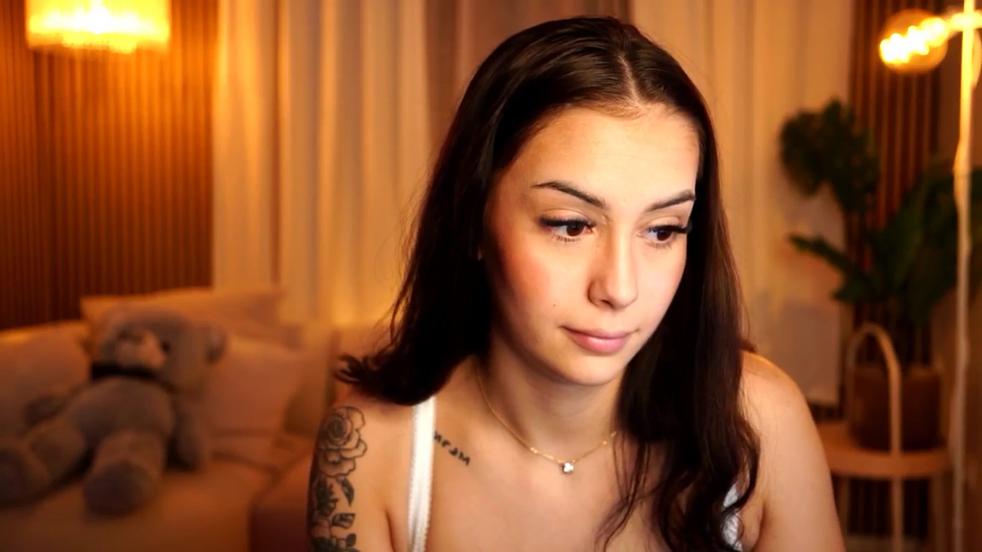 Gallery image thumbnail from Naomii18's myfreecams stream on, 10/23/2024, 18:24 image 12 of 20