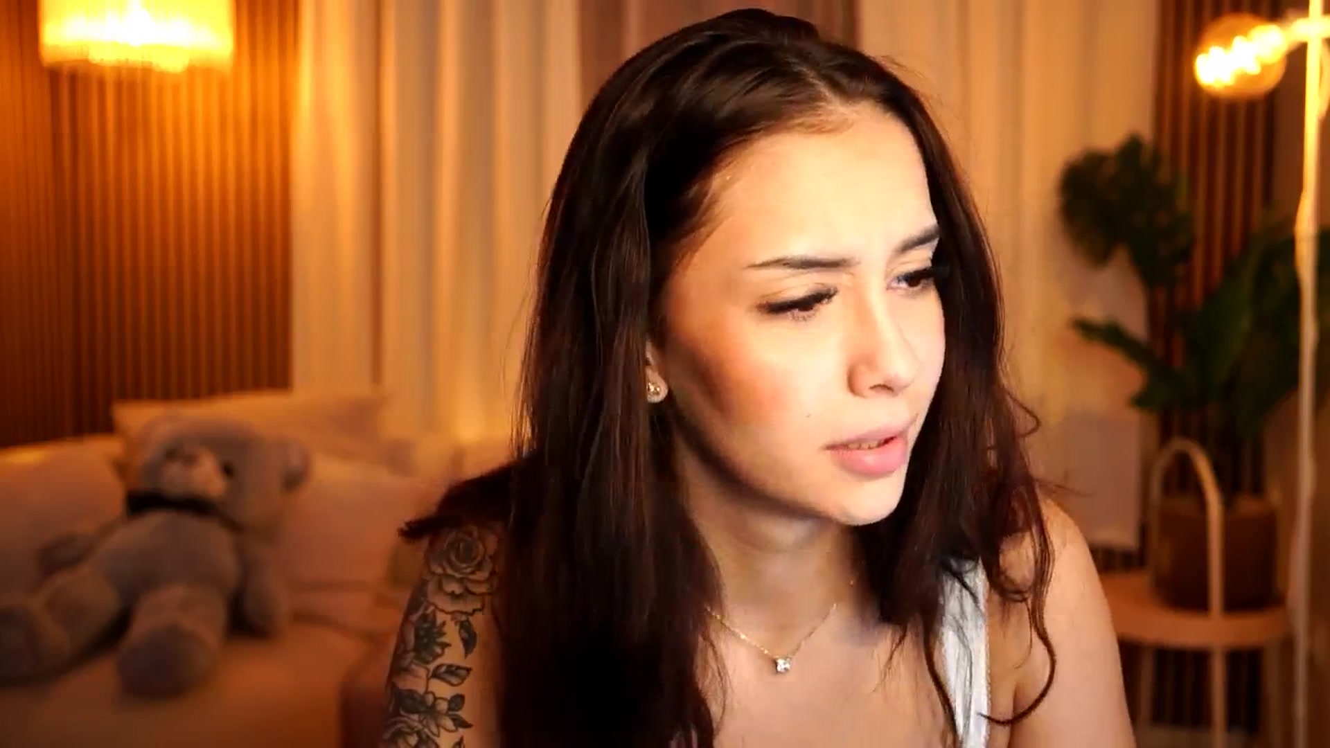 Gallery image thumbnail from Naomii18's myfreecams stream on, 10/23/2024, 18:24 image 7 of 20